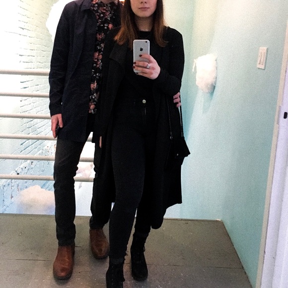 Windsor Black Silky Duster - Picture 5 of 5